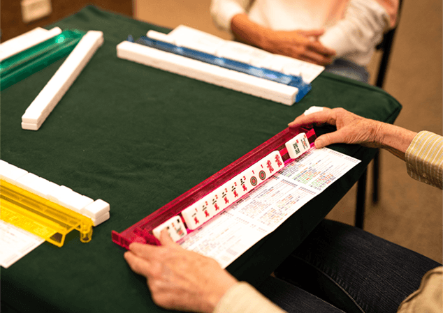Seniors playing games at Seniors West of the Tetons