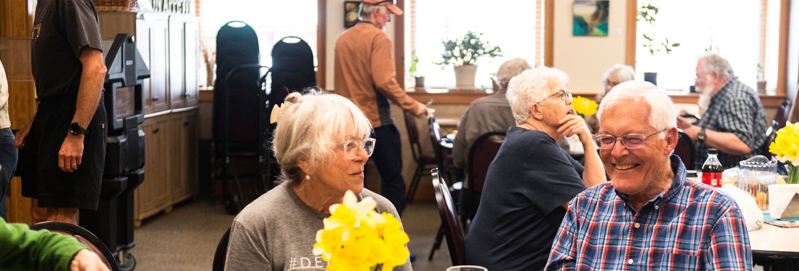 Seniors enjoying lunch at Seniors West of the Tetons